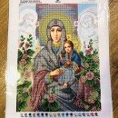 Мати Божа серед квітів