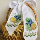 Бантик з фруктами