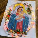 Мадонна з немовлям у шипшині