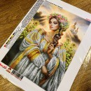 Дівчина-українка